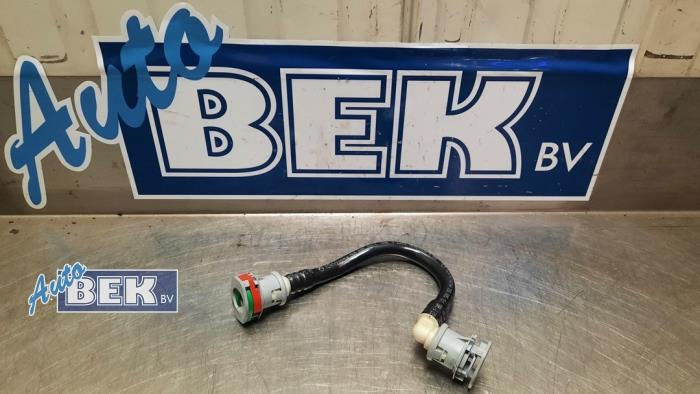 Usagé Conduit de carburant Mercedes A (177.0) 1.3 A-160 Turbo 16V Prix € 25,00 Règlement à la marge proposé par Auto Bek
