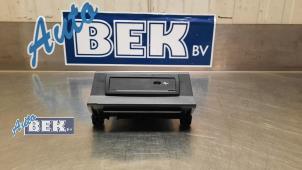 Used Module USB Mercedes A (177.0) 1.3 A-160 Turbo 16V Price € 25,00 Margin scheme offered by Auto Bek