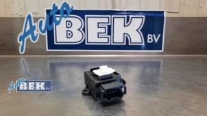Usagé Module de chauffage de siège Seat Ibiza V (KJB) 1.0 TSI 12V Prix € 18,99 Règlement à la marge proposé par Auto Bek