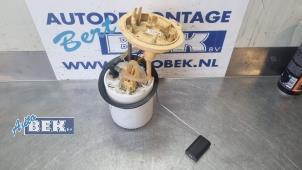 Usagé Pompe carburant électrique Skoda Octavia Combi (5EAC) 2.0 TDI RS 16V Prix € 47,50 Règlement à la marge proposé par Auto Bek