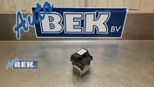 Used Heater resistor Peugeot 208 I (CA/CC/CK/CL) 1.6 Blue HDi 115 Price € 7,99 Margin scheme offered by Auto Bek