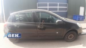 Used Front door 4-door, right Renault Clio III (BR/CR) 1.5 dCi 70 Price on request offered by Auto Bek