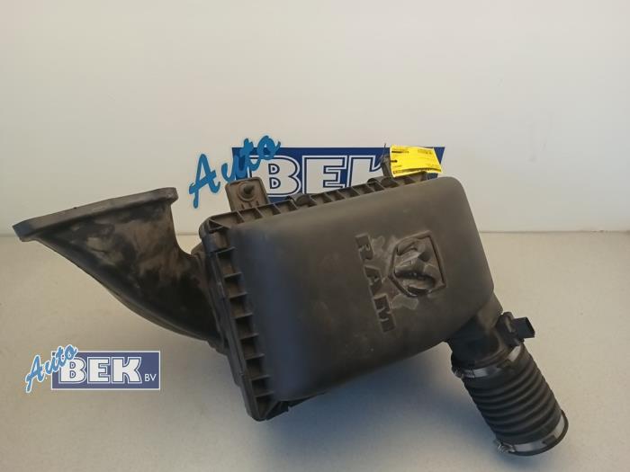 Gebrauchte Luftfiltergehäuse Dodge 1500 Crew Cab (DS) 3.0 V6 Diesel 4x4 Preis € 99,00 Margenregelung angeboten von Auto Bek