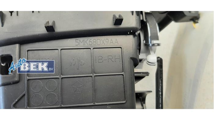Grille aération tableau de bord d'un RAM 1500 Crew Cab (DS/DJ/D2) 3.0 V6 Diesel 4x4 2014