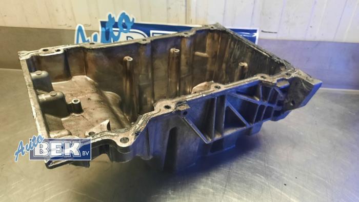 Usagé Couvercle carter Chevrolet Camaro 3.6 V6 LS,LT Prix € 60,00 Règlement à la marge proposé par Auto Bek