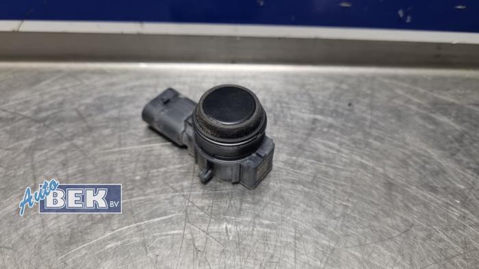 Usados Sensor PDC BMW 4 serie Gran Coupe (F36) 418i 1.5 TwinPower Turbo 12V Precio € 25,00 Norma de margen ofrecido por Auto Bek