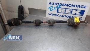 Used Front drive shaft, right Hyundai i40 CW (VFC) 1.7 CRDi 16V Price on request offered by Auto Bek