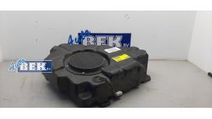 Used Subwoofer Jeep Grand Cherokee (WK/WK2) 3.0 CRD V6 24V Price on request offered by Auto Bek