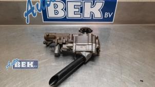 Used Oil pump Mercedes B (W246,242) 1.6 B-200 BlueEFFICIENCY Turbo 16V Price € 99,99 Margin scheme offered by Auto Bek
