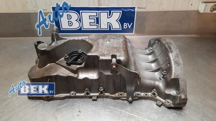 Usagé Couvercle carter Mercedes B (W246/W242) 1.6 B-200 BlueEFFICIENCY Turbo 16V Prix € 260,00 Règlement à la marge proposé par Auto Bek