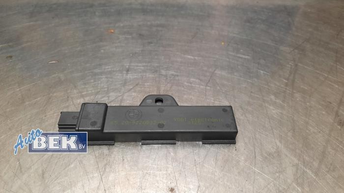 Używane Keyless Entry-Antena BMW 3 serie (F30) 330d 3.0 24V Cena € 19,00 Procedura marży oferowane przez Auto Bek