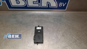 Usagé Antenne amplificateur BMW 3 serie (F30) 330d 3.0 24V Prix € 9,99 Règlement à la marge proposé par Auto Bek