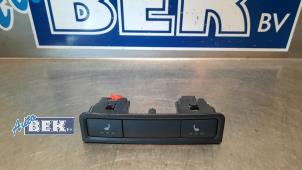 Used Seat heating switch Skoda Octavia Combi (5EAC) 2.0 TDI RS 16V Price € 20,00 Margin scheme offered by Auto Bek