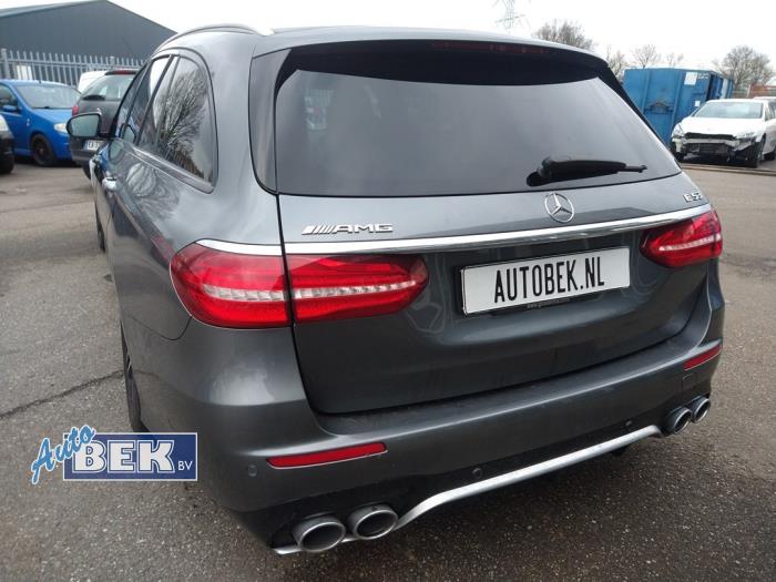 Stoßstange hinten van een Mercedes-Benz E Estate (S213) E-53 AMG EQ Boost 3.0 24V 4-Matic+ 2019