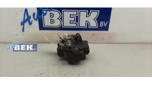 Used Mechanical fuel pump Peugeot 5008 I (0A/0E) 1.6 HDiF 16V Price € 230,00 Margin scheme offered by Auto Bek
