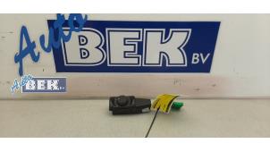 Used Heater switch Peugeot 5008 I (0A/0E) 1.6 HDiF 16V Price € 15,00 Margin scheme offered by Auto Bek