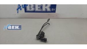Used Windscreen washer pump Peugeot 5008 I (0A/0E) 1.6 HDiF 16V Price € 10,00 Margin scheme offered by Auto Bek