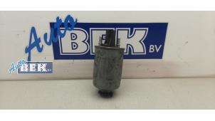 Used Fuel filter housing Renault Grand Scénic III (JZ) 1.5 dCi 110 Price € 50,00 Margin scheme offered by Auto Bek