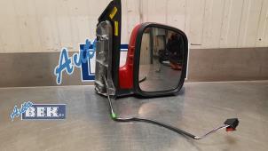 Used Wing mirror, right Volkswagen Caddy Combi III (2KB,2KJ) 1.6 TDI 16V Price € 125,00 Margin scheme offered by Auto Bek