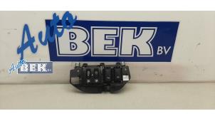 Used AIH headlight switch Renault Clio IV (5R) 1.5 Energy dCi 90 FAP Price € 15,00 Margin scheme offered by Auto Bek