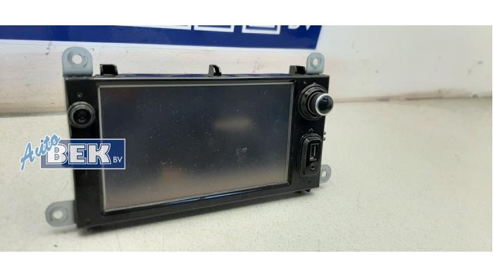 Navigation display from a Renault Clio IV (5R) 1.5 Energy dCi 90 FAP 2015