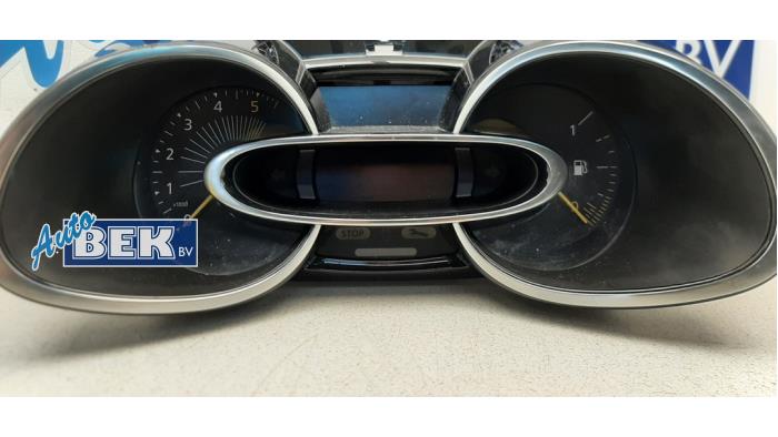 Instrument panel from a Renault Clio IV (5R) 1.5 Energy dCi 90 FAP 2015