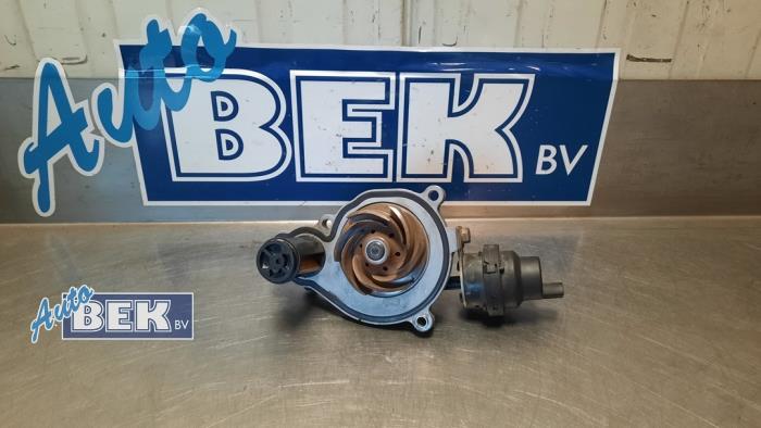 Usagé Pompe à eau BMW 4 serie Gran Coupe (F36) 418i 1.5 TwinPower Turbo 12V Prix € 40,00 Règlement à la marge proposé par Auto Bek