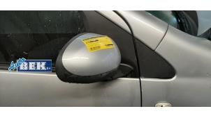 Usagé Rétroviseur extérieur droit Toyota Aygo (B10) 1.0 12V VVT-i Prix € 30,00 Règlement à la marge proposé par Auto Bek