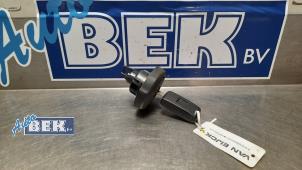 Used Fuel cap Peugeot 5008 I (0A/0E) 1.6 THP 16V Price on request offered by Auto Bek