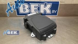 Używane Wyswietlacz przezierny typu HUD Peugeot 5008 I (0A/0E) 1.6 THP 16V Cena na żądanie oferowane przez Auto Bek