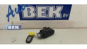 Usagé Kit télécommande Audi A4 Avant (B8) 2.0 TDI 16V Prix € 170,00 Règlement à la marge proposé par Auto Bek