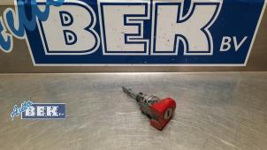 Used Door lock cylinder, left Volkswagen Caddy Combi III (2KB,2KJ) 1.6 TDI 16V Price on request offered by Auto Bek