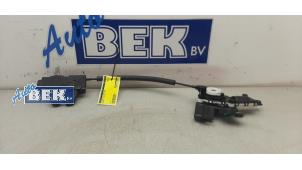 Used Tailgate lock mechanism Citroen C4 Picasso (3D/3E) 2.0 Blue HDI 150 Price € 60,00 Margin scheme offered by Auto Bek