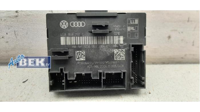 Zentralverriegelung Modul van een Audi A6 (C7) 3.0 TDI V6 24V Quattro 2011