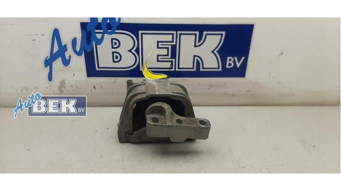 Used Engine mount Volkswagen Golf VI (5K1) 2.0 TSI R 16V 4Motion Price € 25,00 Margin scheme offered by Auto Bek