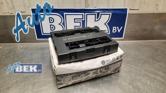 Used Body control computer Audi A8 (D4) 4.2 TDI V8 32V Quattro Price € 185,00 Margin scheme offered by Auto Bek