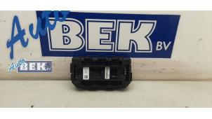 Used Fuse box BMW 1 serie (F20) 118i 1.6 16V Price € 30,00 Margin scheme offered by Auto Bek