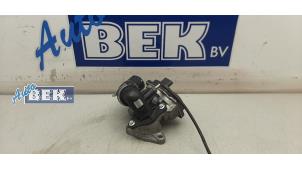 Used Thermostat housing Mercedes Citan (415.6) 1.5 111 CDI Euro 6 Price on request offered by Auto Bek