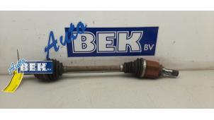 Used Front drive shaft, left Mercedes Citan (415.6) 1.5 111 CDI Euro 6 Price on request offered by Auto Bek