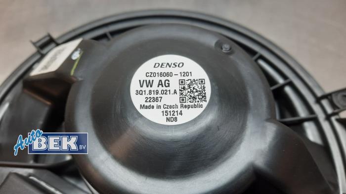 Silnik wentylatora nagrzewnicy z Volkswagen Passat Variant (3G5) 1.4 TSI 16V 2015