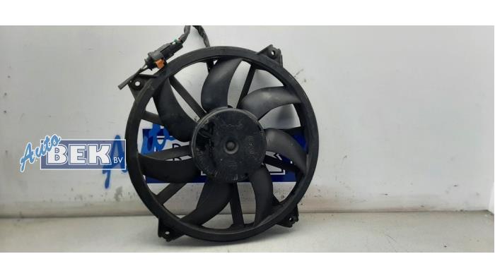 Gebrauchte Kühlerventilator Peugeot RCZ (4J) 2.0 HDi 16V FAP Preis € 35,00 Margenregelung angeboten von Auto Bek