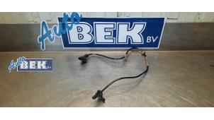Used ABS Sensor Renault Clio IV (5R) 0.9 Energy TCE 90 12V Price € 34,99 Margin scheme offered by Auto Bek