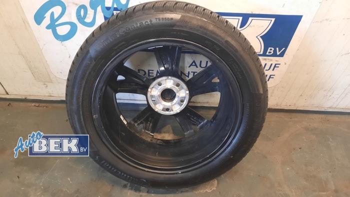 Wheel + winter tyre from a Skoda Octavia (NXAA) 2.0 TSI RS 16V 2022