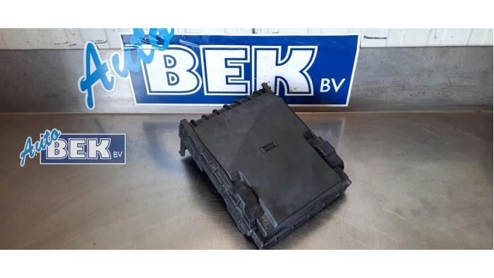 Used Miscellaneous Volkswagen Caddy Combi III (2KB,2KJ) 1.6 TDI 16V Price € 15,00 Margin scheme offered by Auto Bek