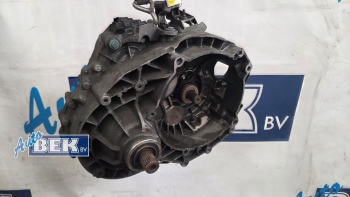 Used Gearbox Volkswagen Multivan T5 (7E/7HC/7HF/7HM) 2.5 TDi Price € 449,99 Margin scheme offered by Auto Bek