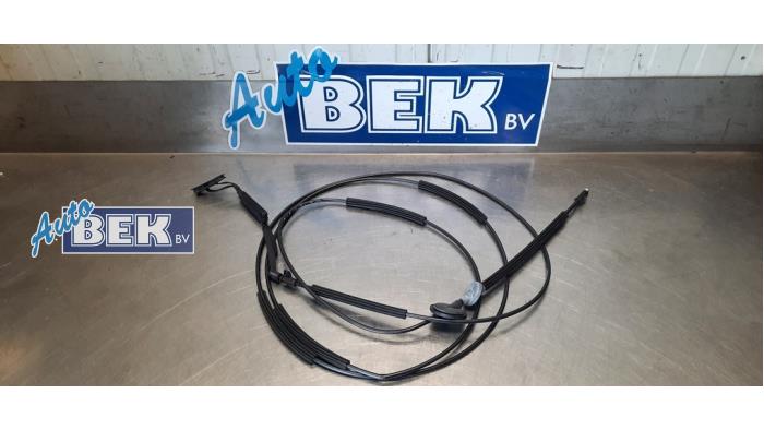 Cable (miscellaneous) from a Volkswagen Beetle (16AE) 1.2 TSI 2014