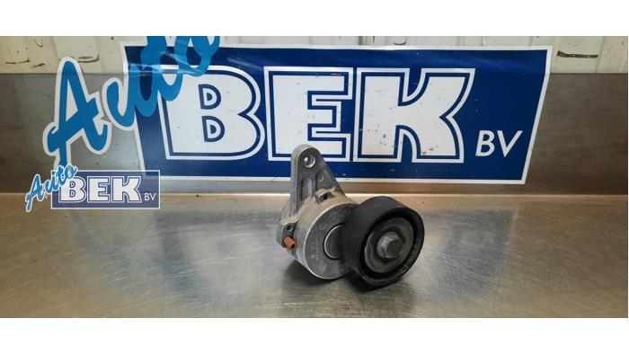 Usados Rodillo tensor correa múltiple Volkswagen Golf VIII (CD1) 2.0 TDI BlueMotion 16V Precio € 24,95 Norma de margen ofrecido por Auto Bek