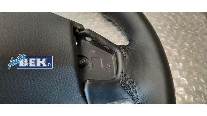 Steering wheel from a Volkswagen Tiguan (AD1) 2.0 TDI 16V BlueMotion Techn.SCR 4Motion 2018