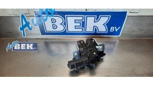 Used Tailgate lock mechanism Kia Sportage (NQ5) 1.6 T-GDi Hybrid 16V Price on request offered by Auto Bek