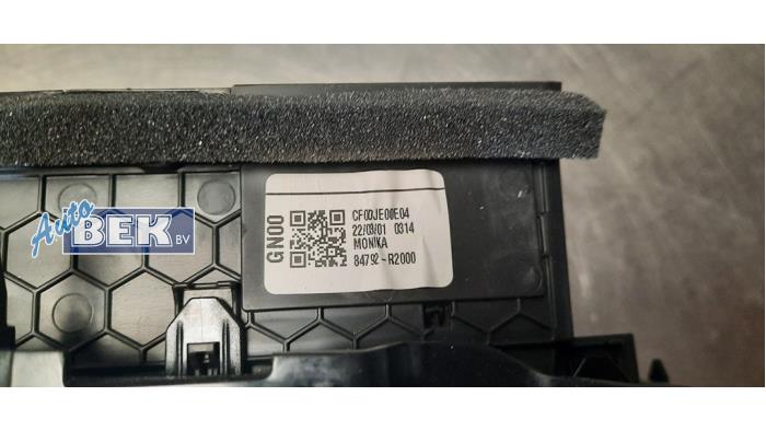 Dashboard vent from a Kia Sportage (NQ5) 1.6 T-GDi Hybrid 16V 2022